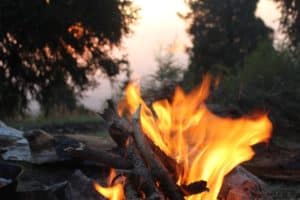 Feuer machen ohne Feuerzeug.