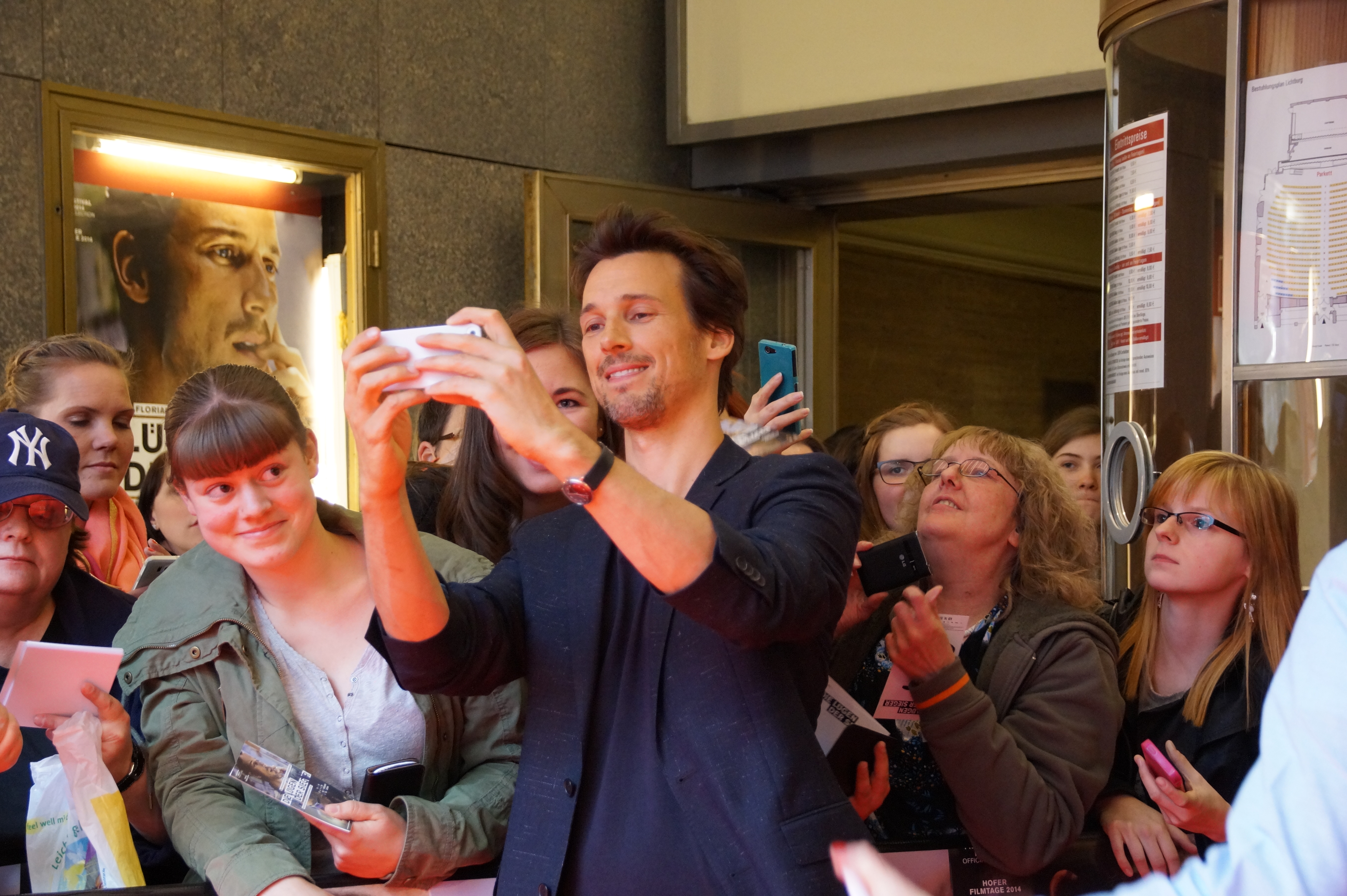Florian David Fitz macht Selfies
